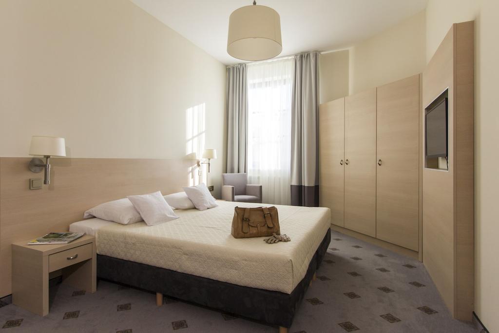 Hotel Notabene Świdnik Esterno foto