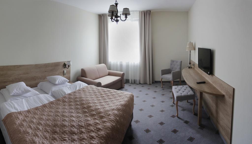 Hotel Notabene Świdnik Esterno foto